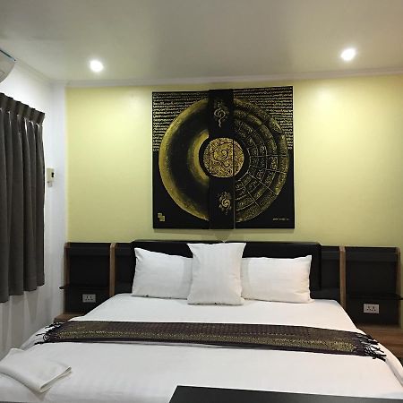 Galaxy Suites Pattaya Extérieur photo