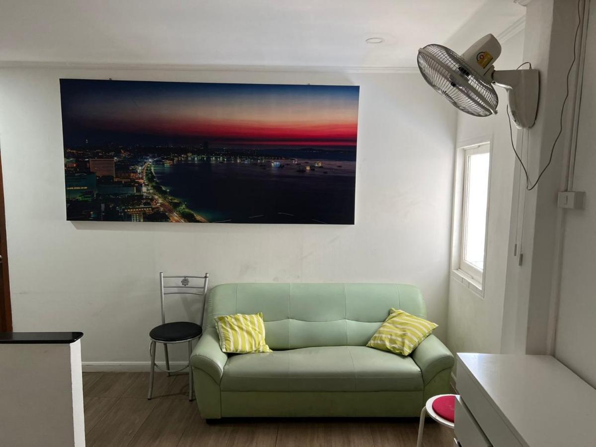 Galaxy Suites Pattaya Extérieur photo