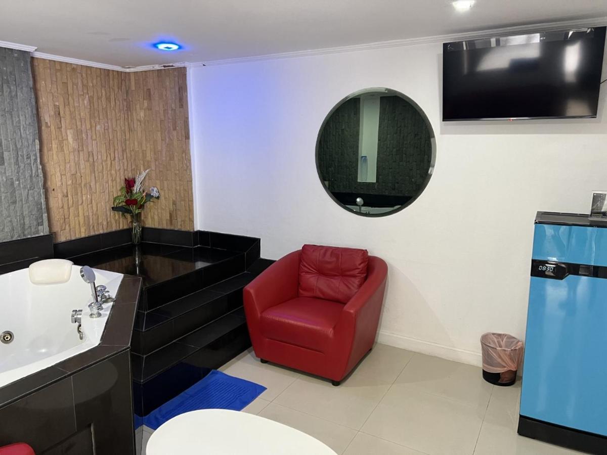 Galaxy Suites Pattaya Extérieur photo