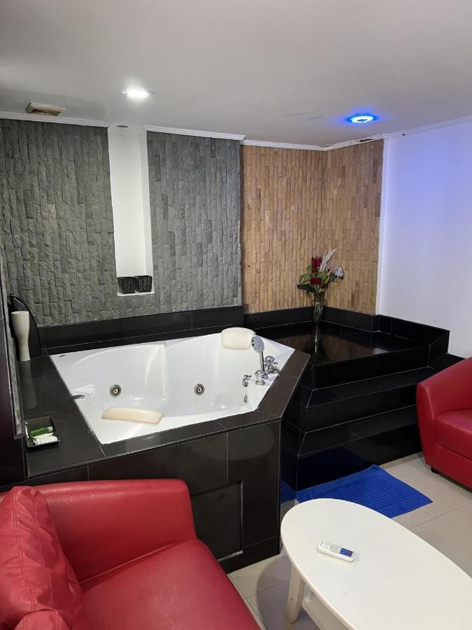 Galaxy Suites Pattaya Extérieur photo