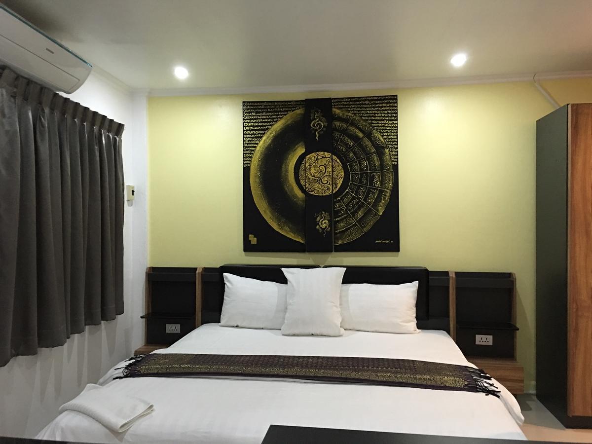Galaxy Suites Pattaya Extérieur photo
