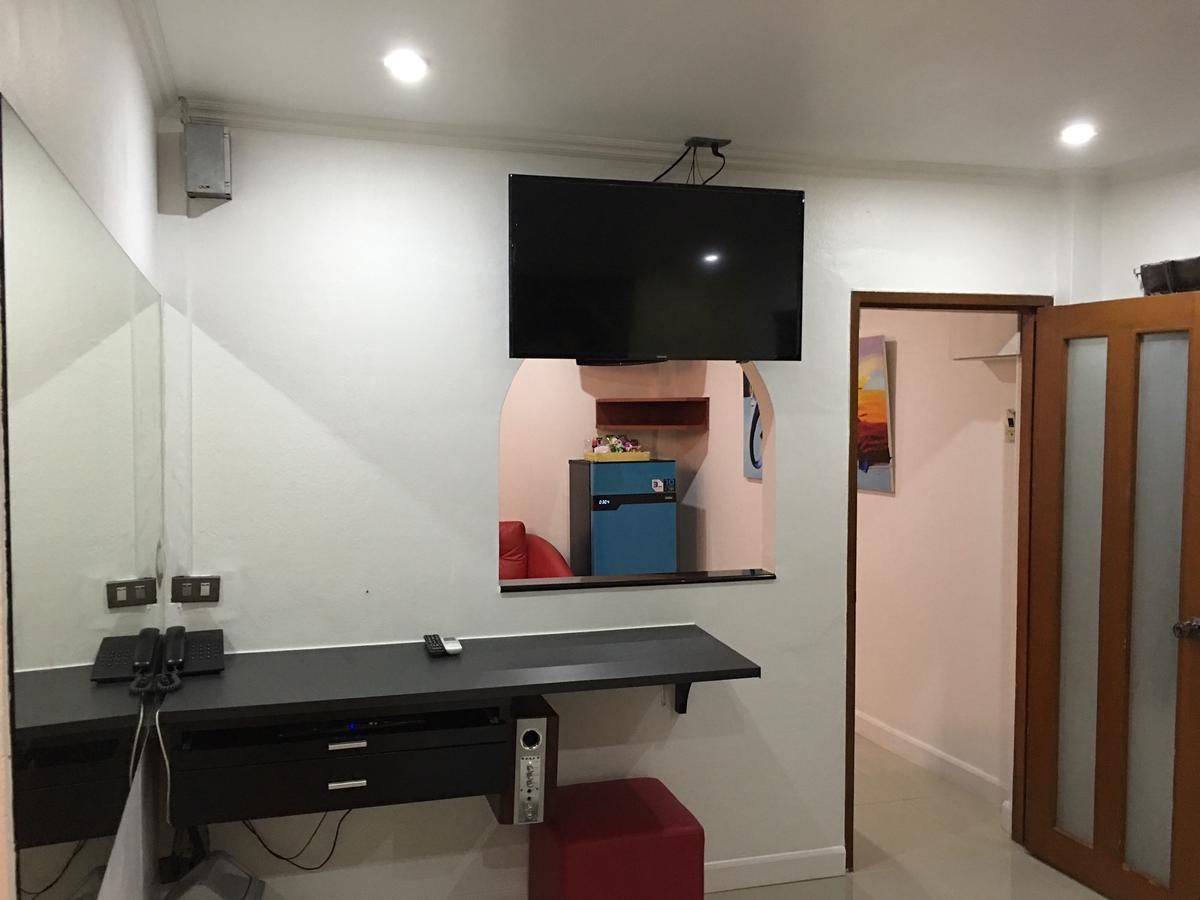 Galaxy Suites Pattaya Extérieur photo