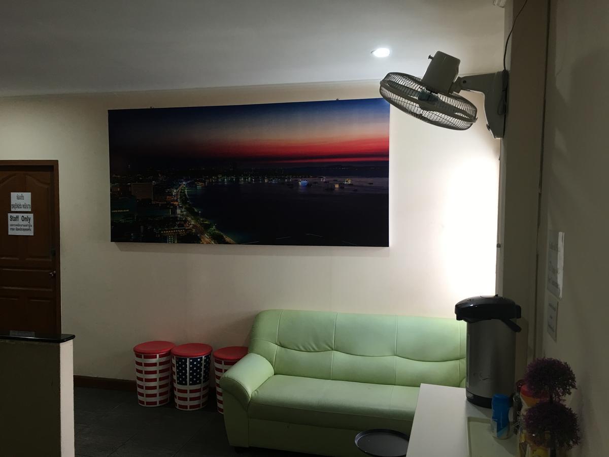 Galaxy Suites Pattaya Extérieur photo
