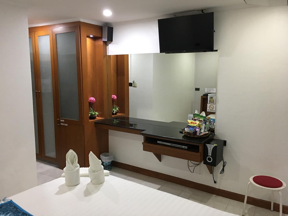 Galaxy Suites Pattaya Extérieur photo